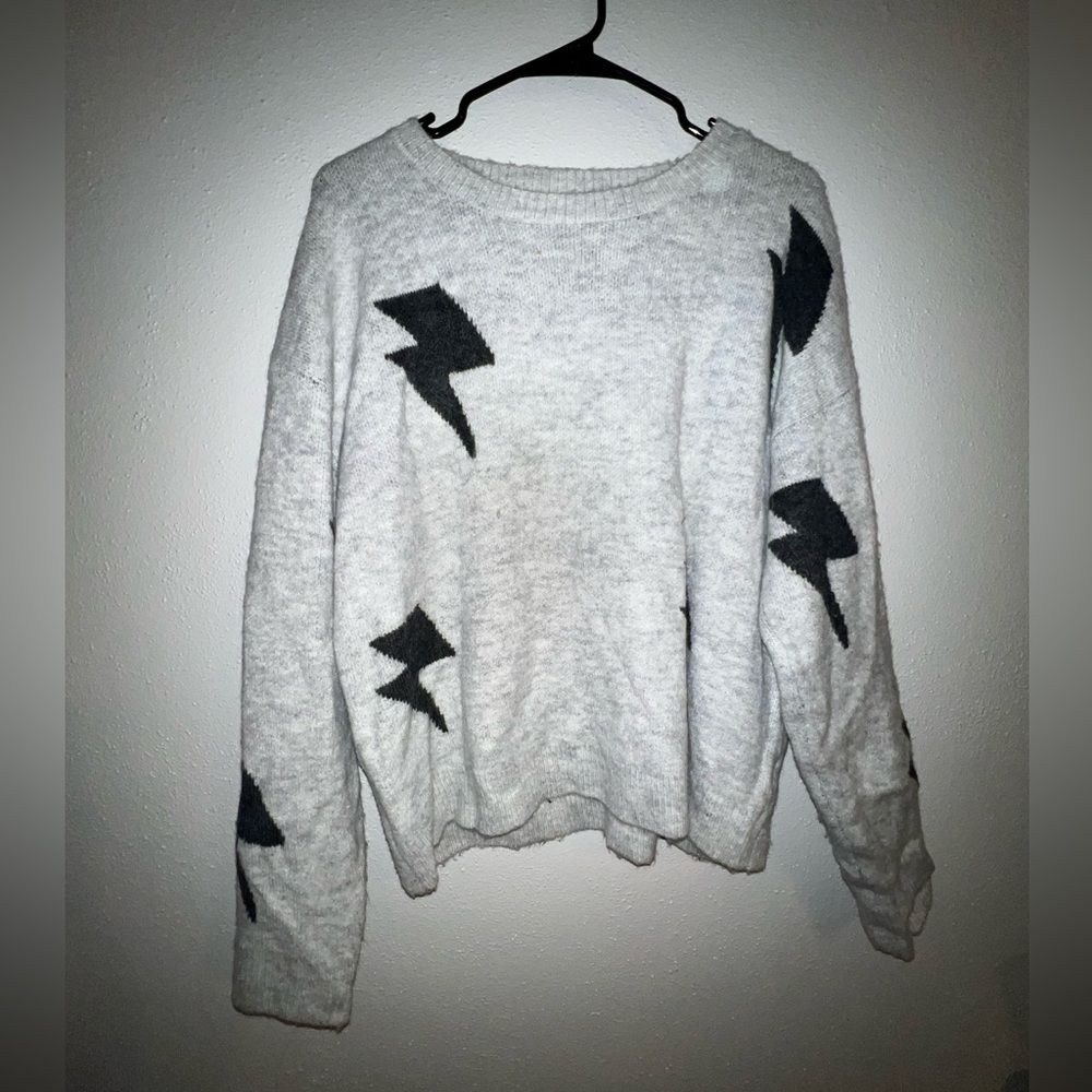 Oversized, trendy- Lightning bolt sweater
